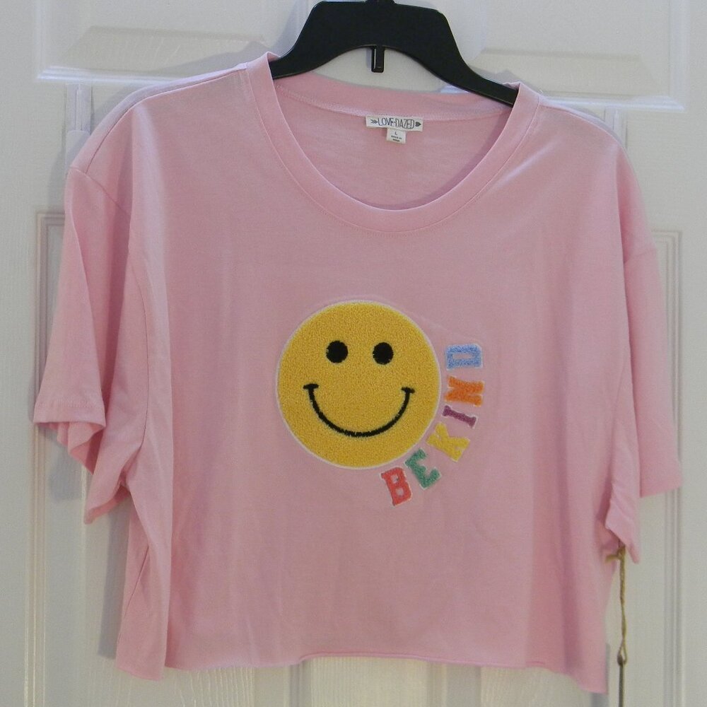 Love Dazed Pink Tee Be Kind Smiley Face Emoji Cropped NWT